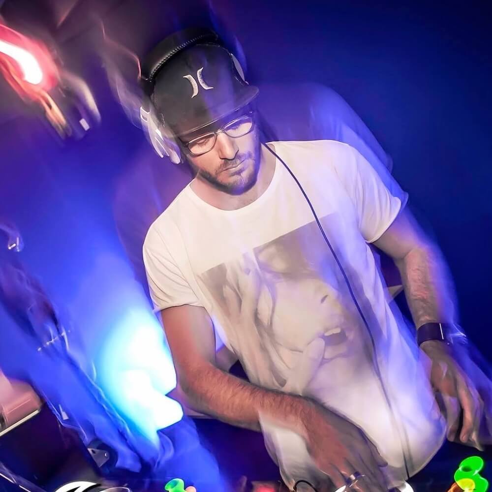 DJ Richard Gear