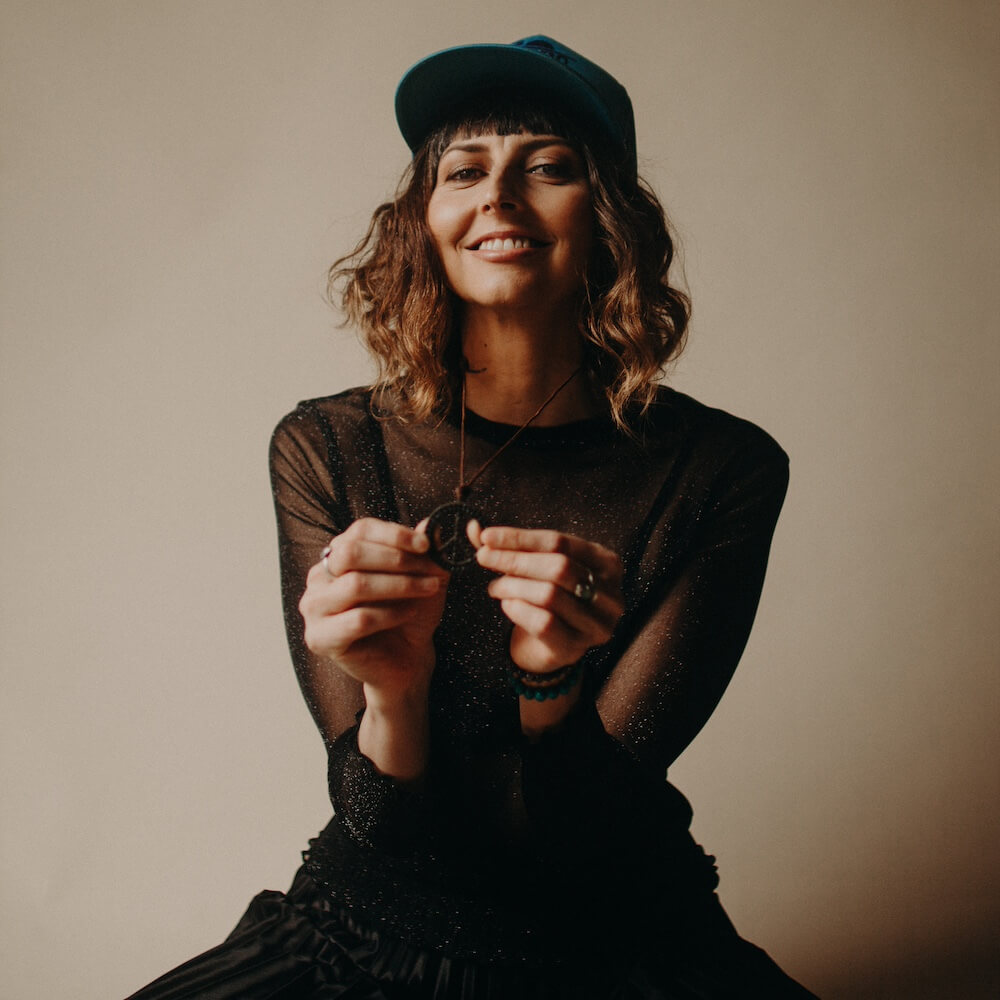 Billie Jo Porter performs live at the Seaview Tavern Woolgoolga
