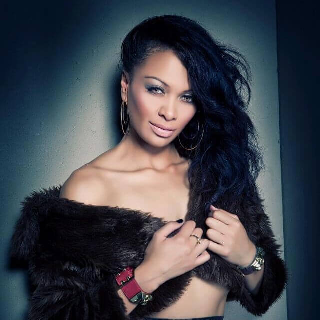 Madam Parker and the Vibe City Band perform live at the Seaview Tavern Woolgoolga