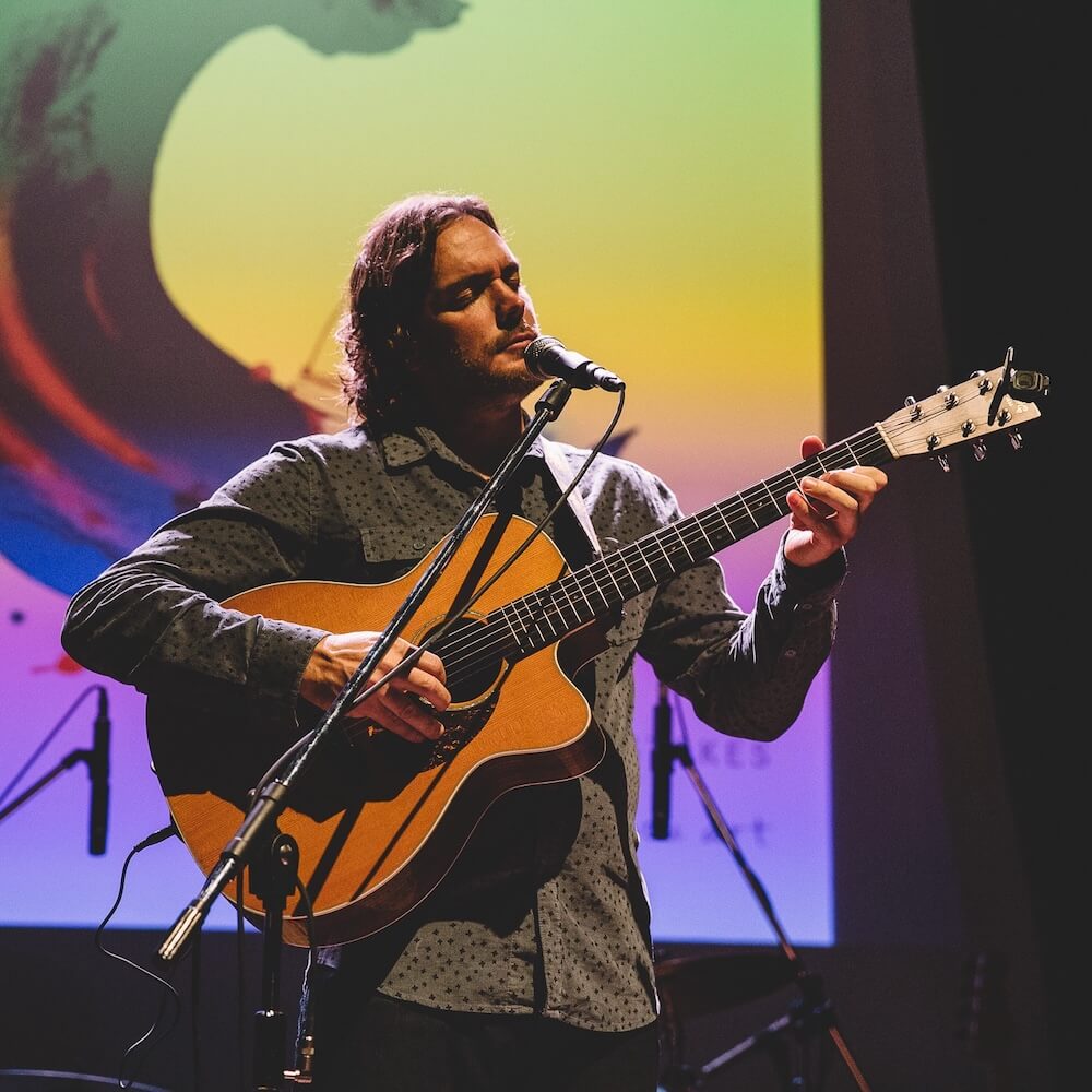 Tim Stokes performs live at the Seaview Tavern Woolgoolga