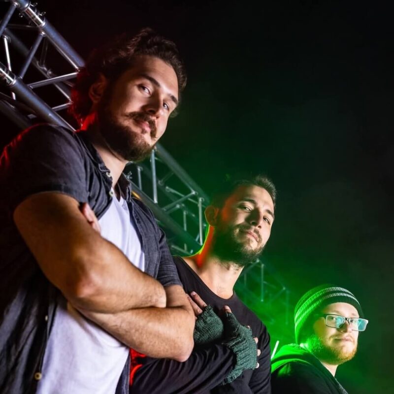 Hats Off performing live at Seaview Tavern Woolgoolga