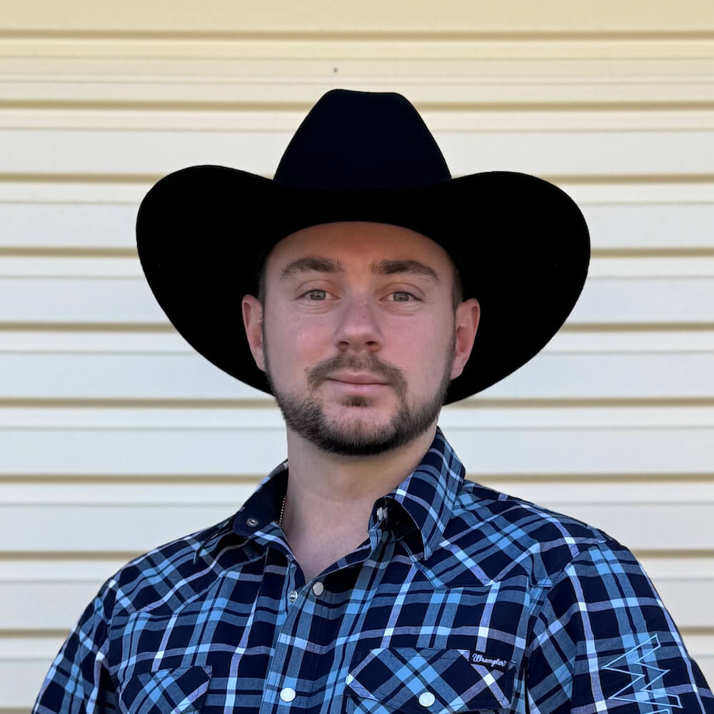 Nate Marks performs live at the Seaview Tavern Woolgoolga